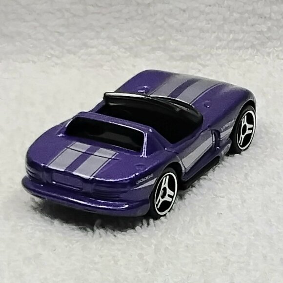 3/$24 Mint 2016 Mattel Dodge Viper Rt Hot Wheel DVB06!! - Picture 2 of 3